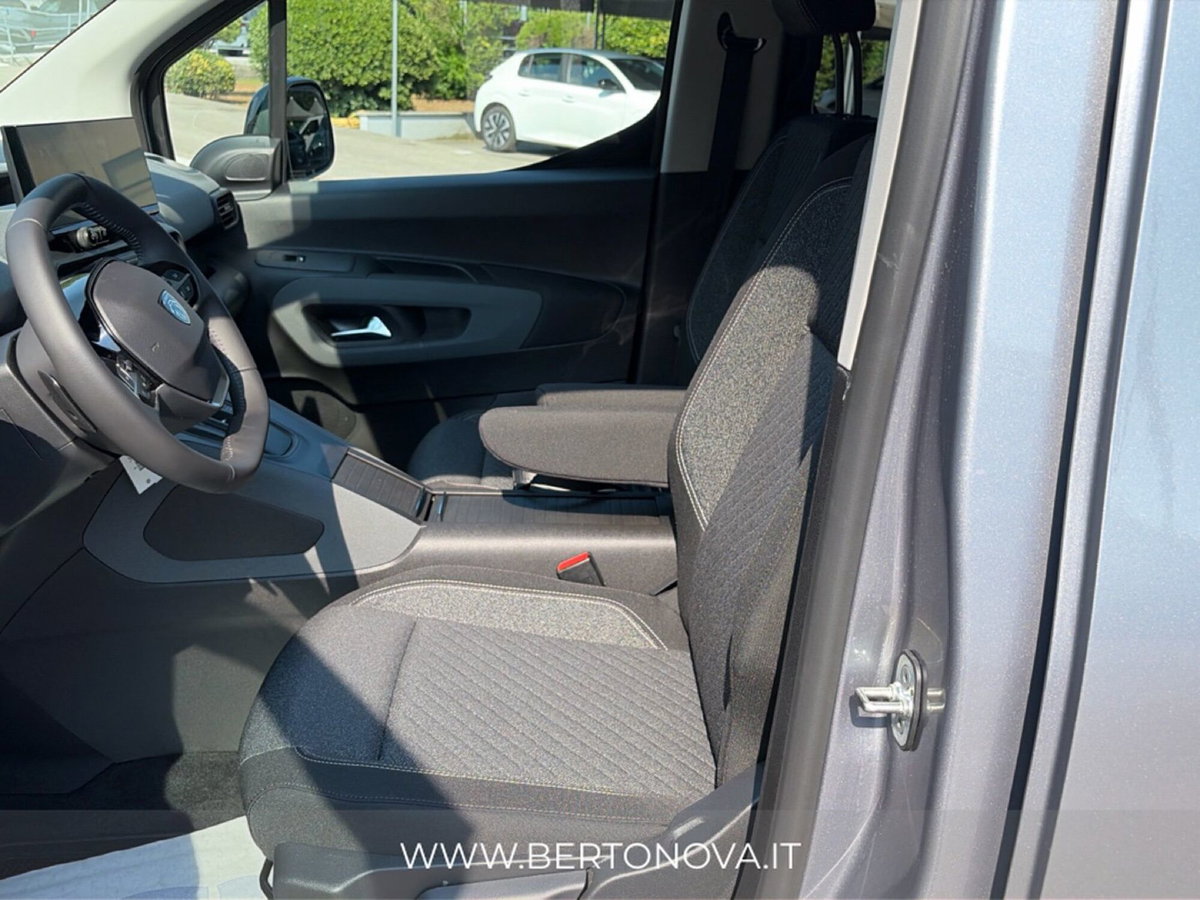 Peugeot Rifter Long 1.5 bluehdi Allure 130cv eat8 (12)