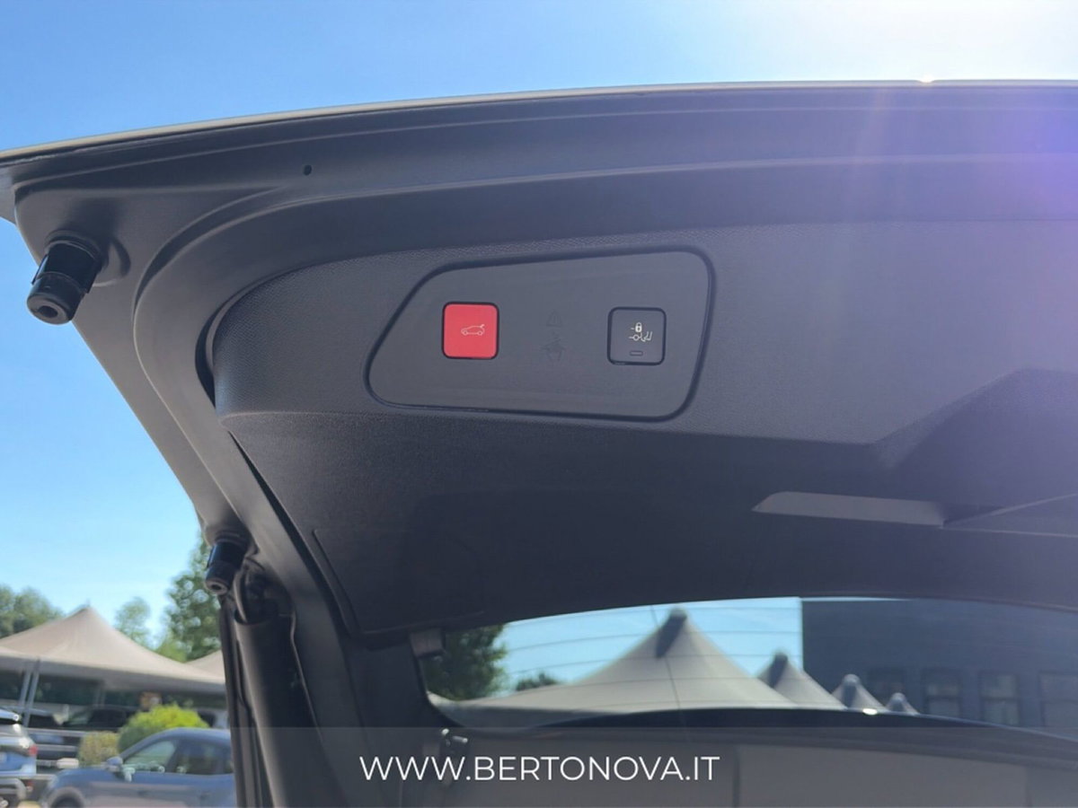 Peugeot 3008 BlueHDi 180 S&S EAT8 GT Pack (10)