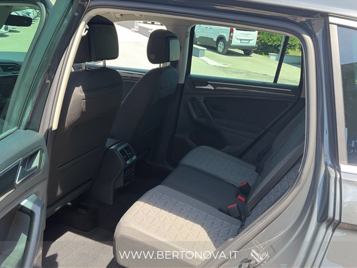 Volkswagen Tiguan 2.0 TDI 150 CV SCR DSG Life (10)