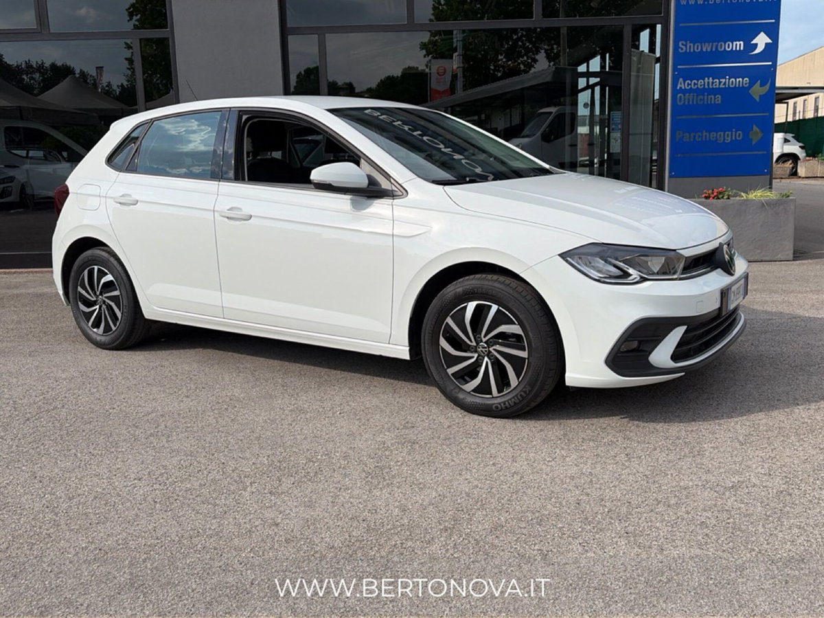 Volkswagen Polo 1.0 tsi Life 95cv (2)