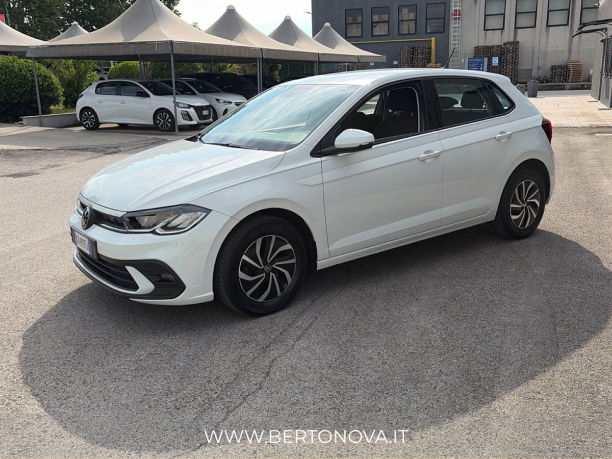 Volkswagen Polo 1.0 tsi Life 95cv (6)