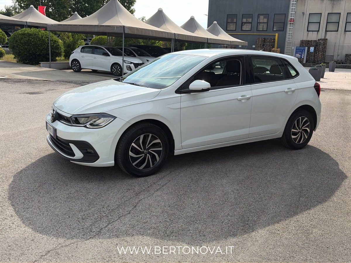 Volkswagen Polo 1.0 tsi Life 95cv (7)