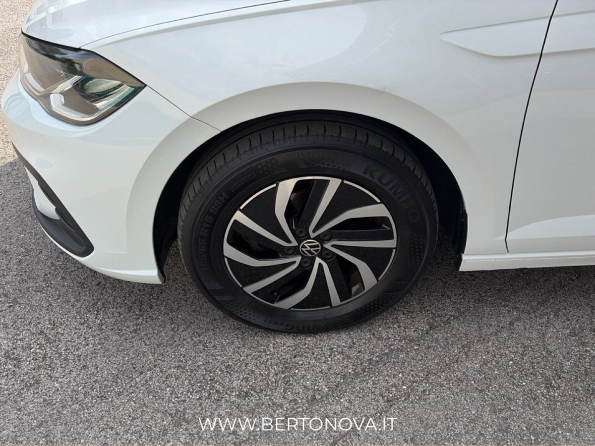 Volkswagen Polo 1.0 tsi Life 95cv (8)