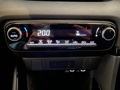 Toyota Yaris 1.5 Hybrid 5 porte Trend (16)