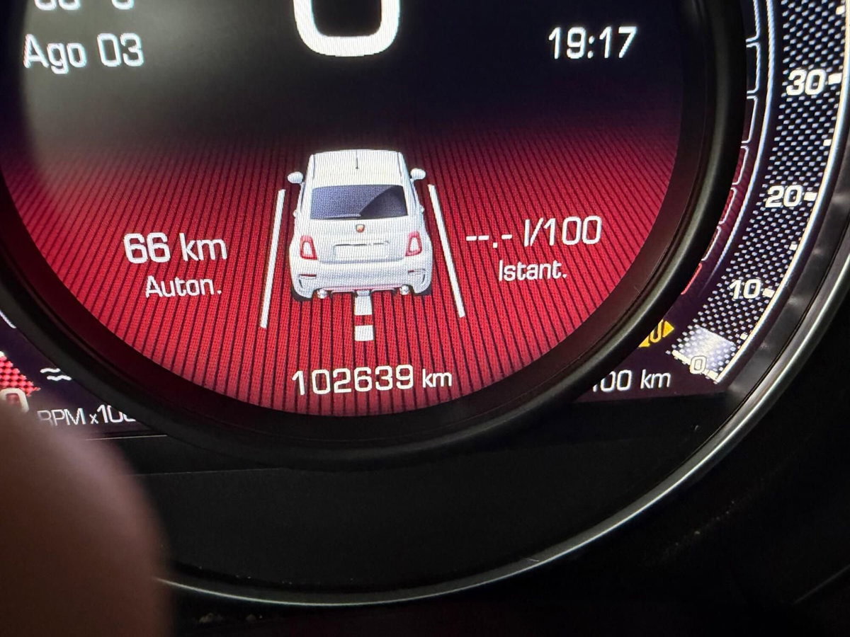 Abarth 595 595 1.4 Turbo T-Jet 180 CV Competizione (12)