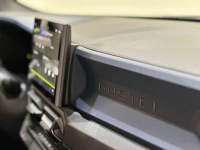 Dacia Duster 1.6 hybrid Journey 140cv (14)