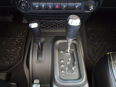 Jeep Wrangler Unlimited 2.8 CRD DPF Sahara Auto (17)