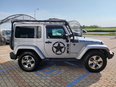 Jeep Wrangler Unlimited 2.8 CRD DPF Sahara Auto (8)