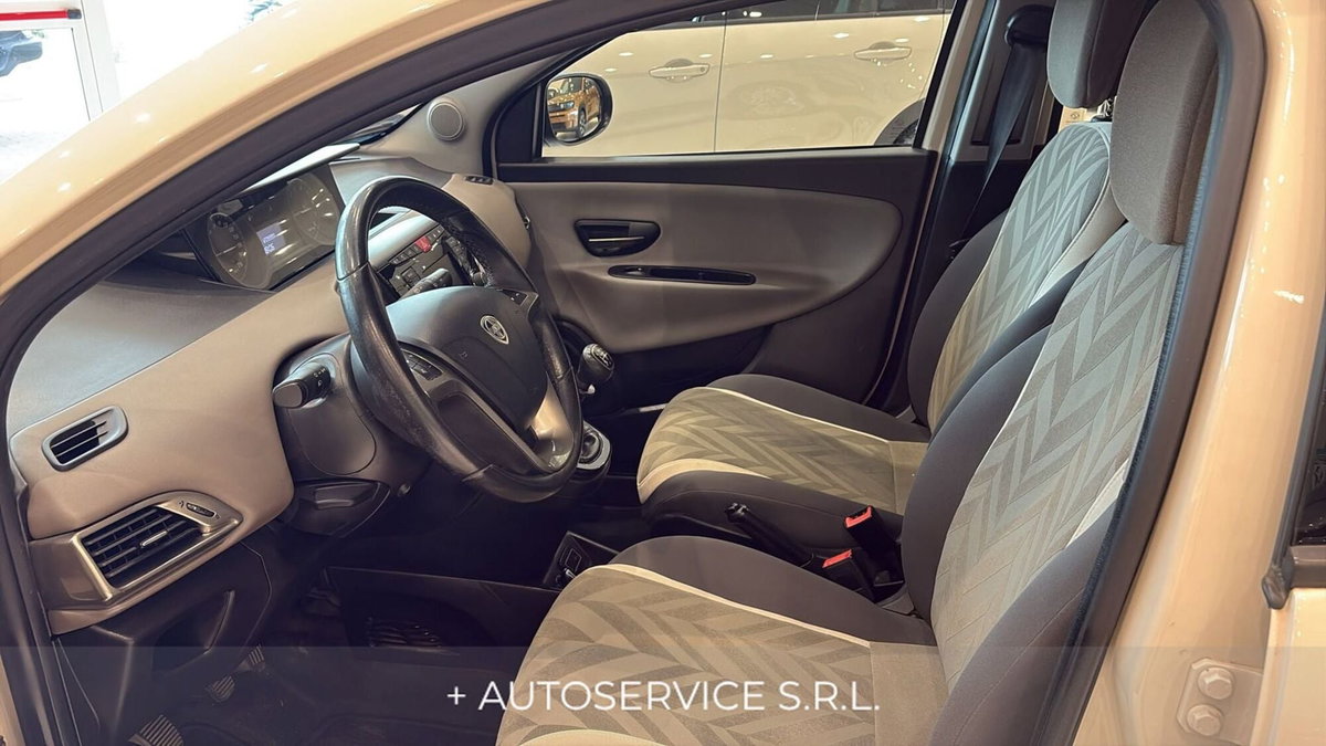 Lancia Ypsilon 1.2 69 CV 5 porte GPL Ecochic Gold (10)