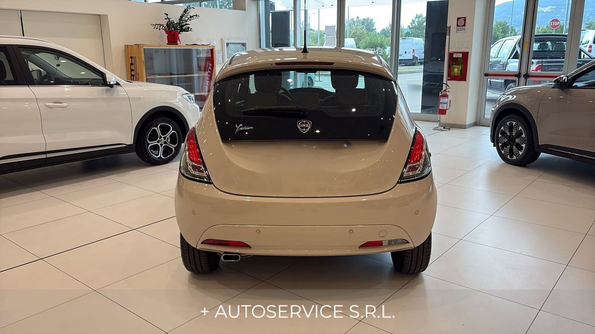 Lancia Ypsilon 1.2 69 CV 5 porte GPL Ecochic Gold (5)