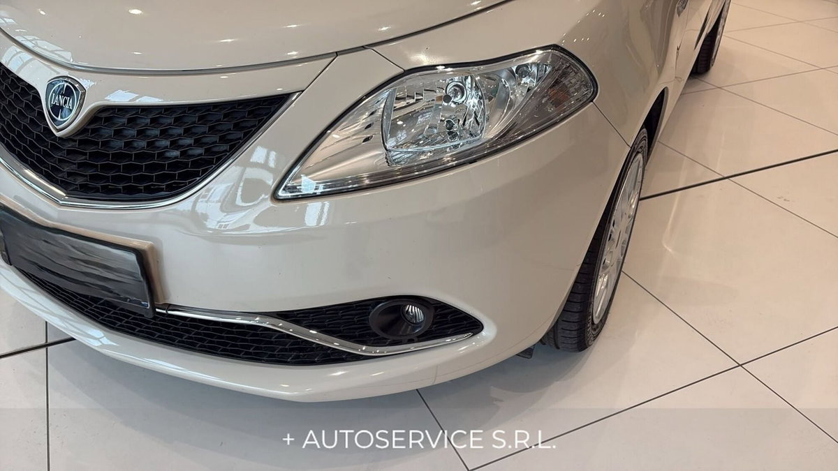 Lancia Ypsilon 1.2 69 CV 5 porte GPL Ecochic Gold (6)