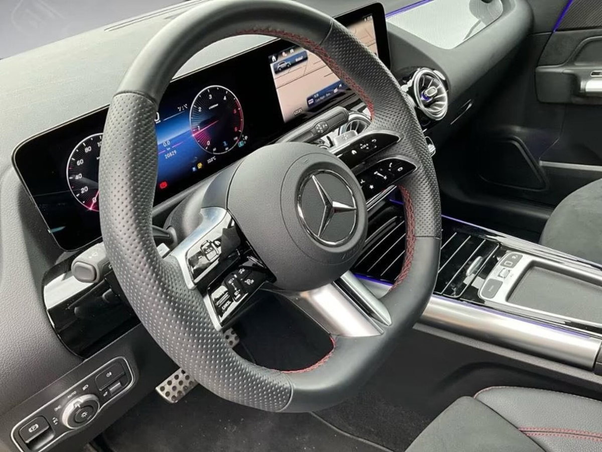 Mercedes-Benz GLA SUV 200 d AMG Line Premium Plus 4matic auto (10)
