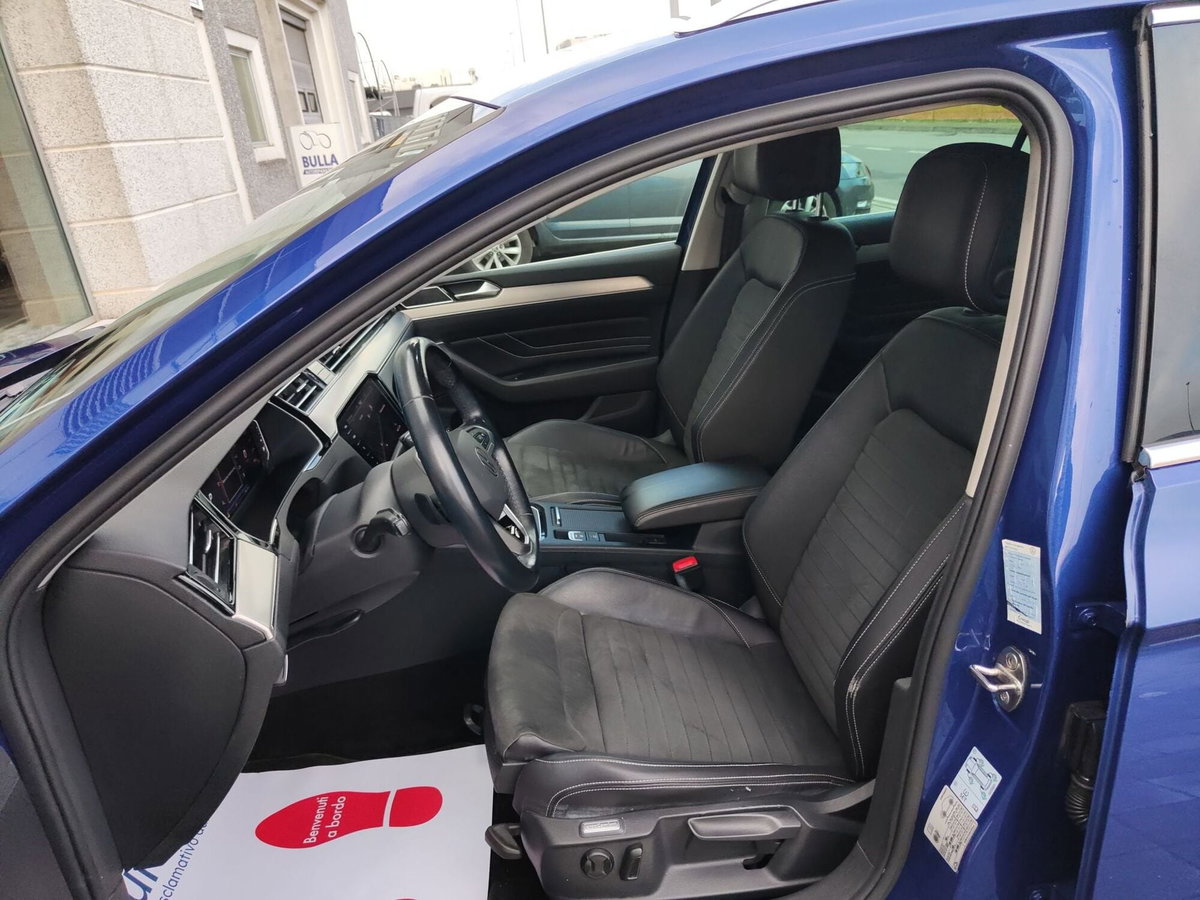 Volkswagen Passat 2.0 tdi scr R-Line 150cv dsg (3)