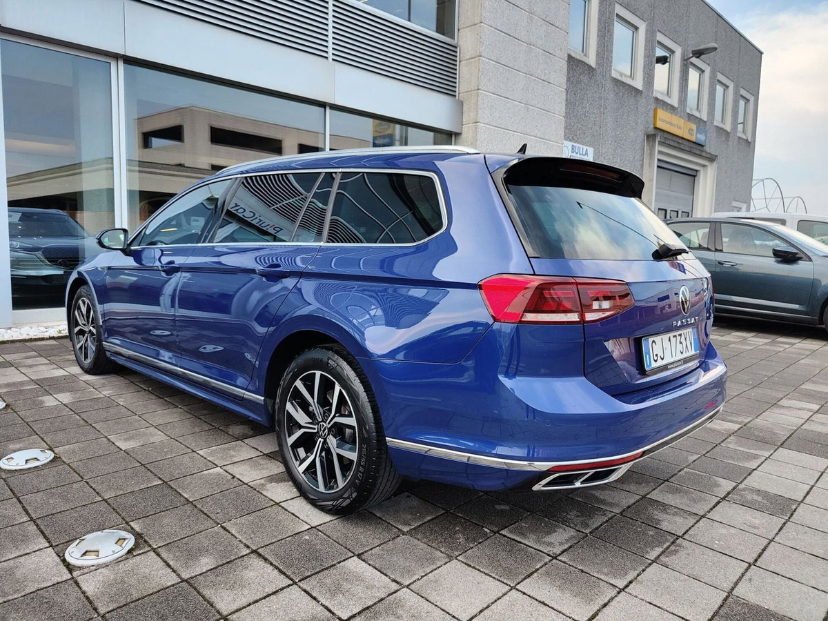 Volkswagen Passat 2.0 tdi scr R-Line 150cv dsg (6)