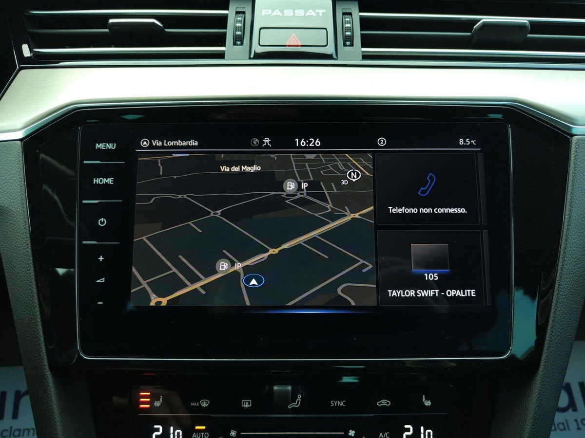Volkswagen Passat 2.0 tdi scr R-Line 150cv dsg (9)