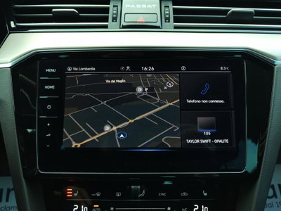 Volkswagen Passat 2.0 tdi scr R-Line 150cv dsg (9)
