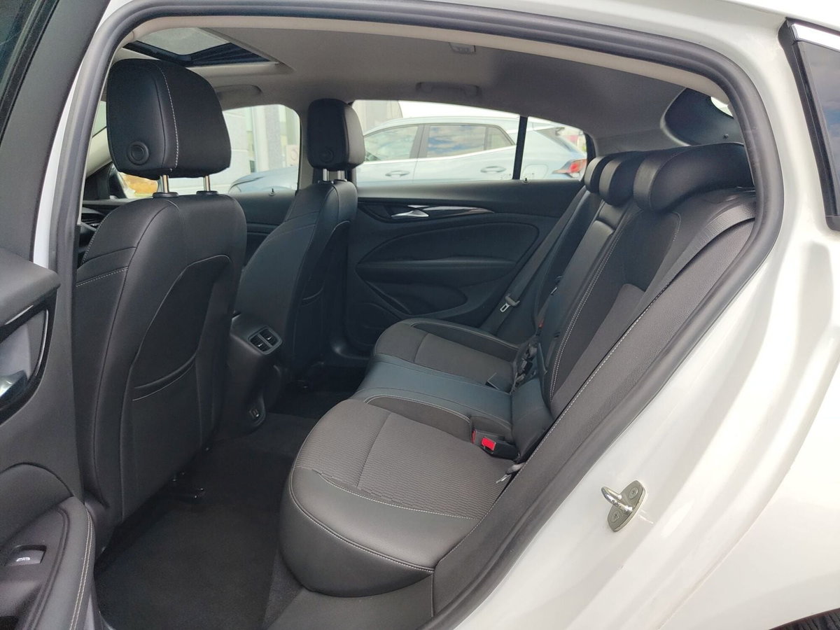 Opel Insignia 2.0 CDTI 174 CV S&S aut. Grand Sport Bus. Elegance (4)