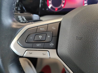 Volkswagen Golf 1.5 eTSI 130 CV EVO ACT DSG R-Line (16)