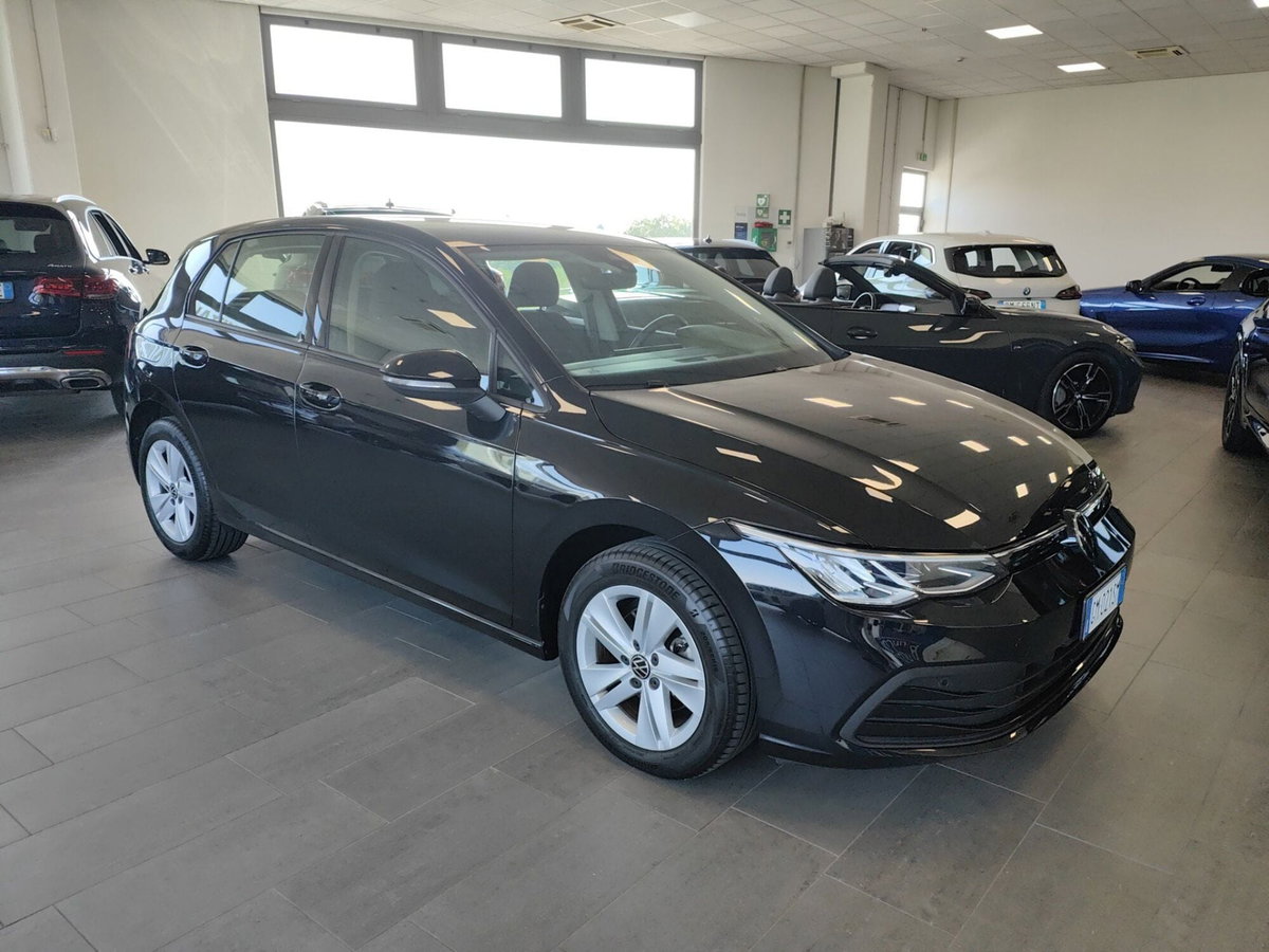 Volkswagen Golf 1.5 eTSI 130 CV EVO ACT DSG R-Line (2)
