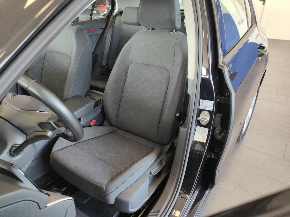 Volkswagen Golf 1.5 eTSI 130 CV EVO ACT DSG R-Line (4)