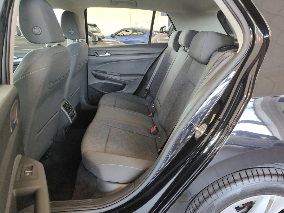 Volkswagen Golf 1.5 eTSI 130 CV EVO ACT DSG R-Line (7)