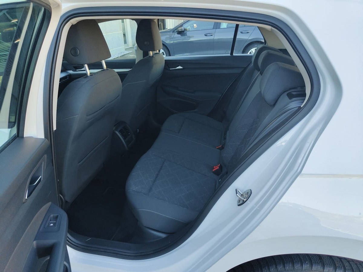 Volkswagen Golf 1.5 TGI DSG Style (4)