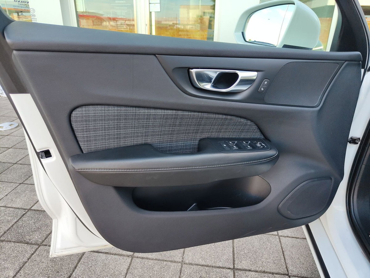 Volvo V60 T6 Recharge AWD Plug-in Hybrid R-design (19)