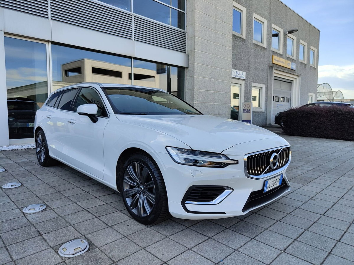 Volvo V60 T6 Recharge AWD Plug-in Hybrid R-design (2)