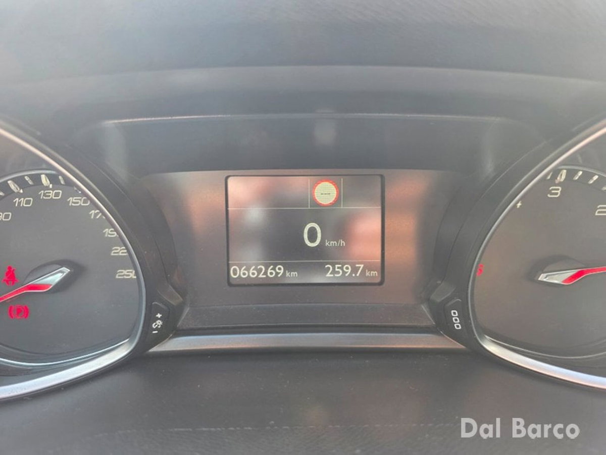 Peugeot 308 BlueHDi 130 S&S Allure (13)