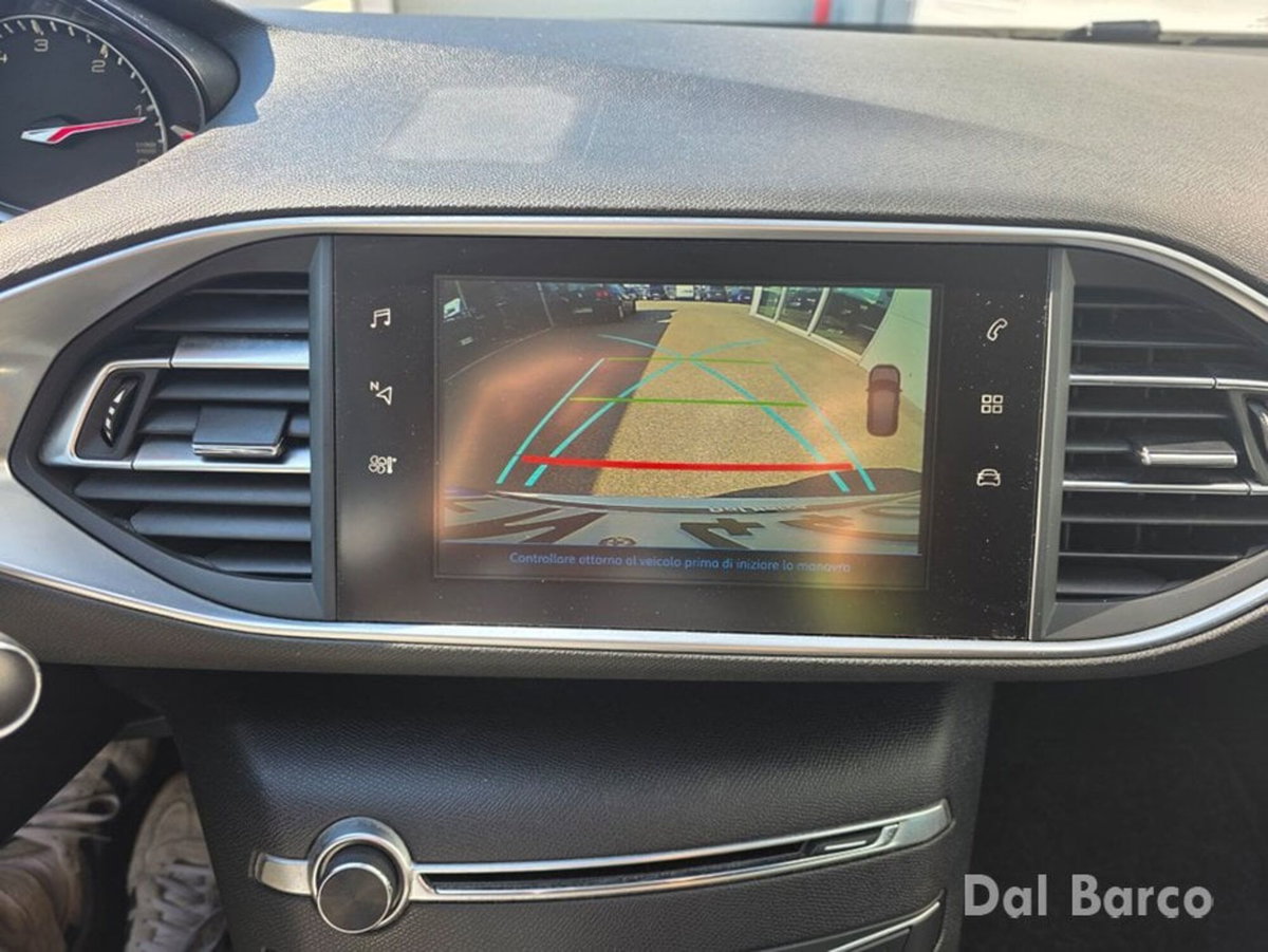 Peugeot 308 BlueHDi 130 S&S Allure (14)