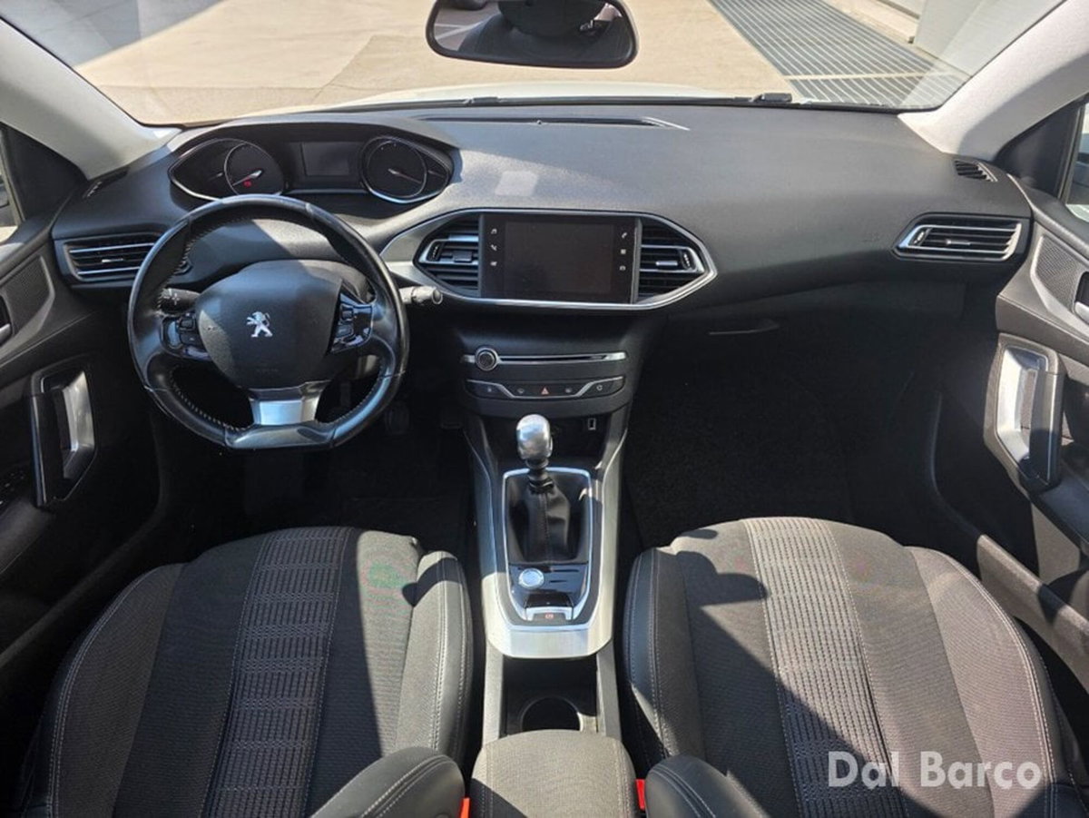 Peugeot 308 BlueHDi 130 S&S Allure (17)