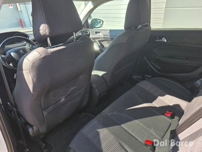 Peugeot 308 BlueHDi 130 S&S Allure (19)