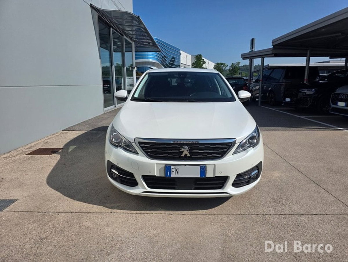 Peugeot 308 BlueHDi 130 S&S Allure (2)
