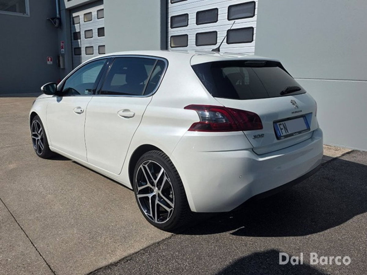 Peugeot 308 BlueHDi 130 S&S Allure (5)