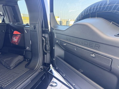 Land Rover Defender 110 3.0d i6 mhev X-Dynamic SE awd 250cv auto (16)
