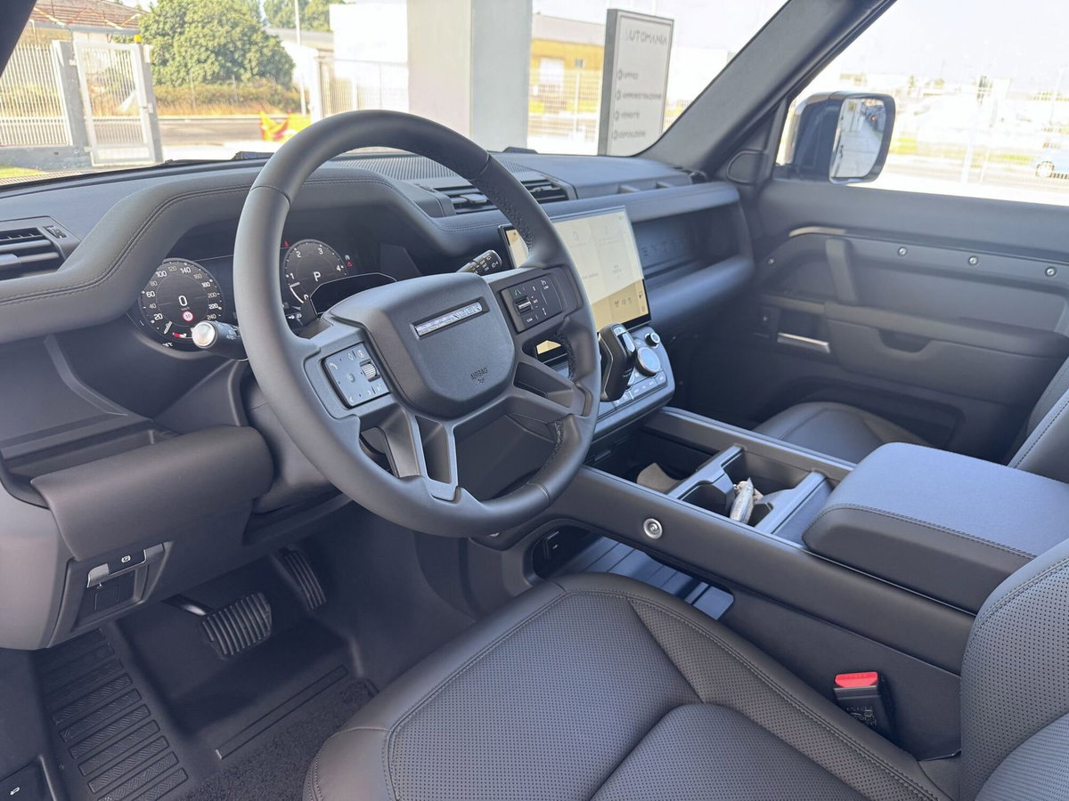 Land Rover Defender 110 3.0d mhev X-Dynamic SE awd 250cv auto 7p.ti (3)