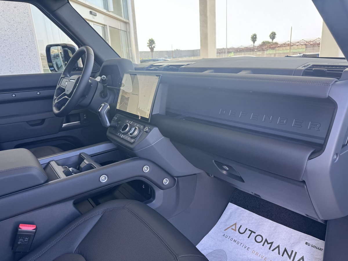 Land Rover Defender 110 3.0d mhev X-Dynamic SE awd 250cv auto 7p.ti (8)