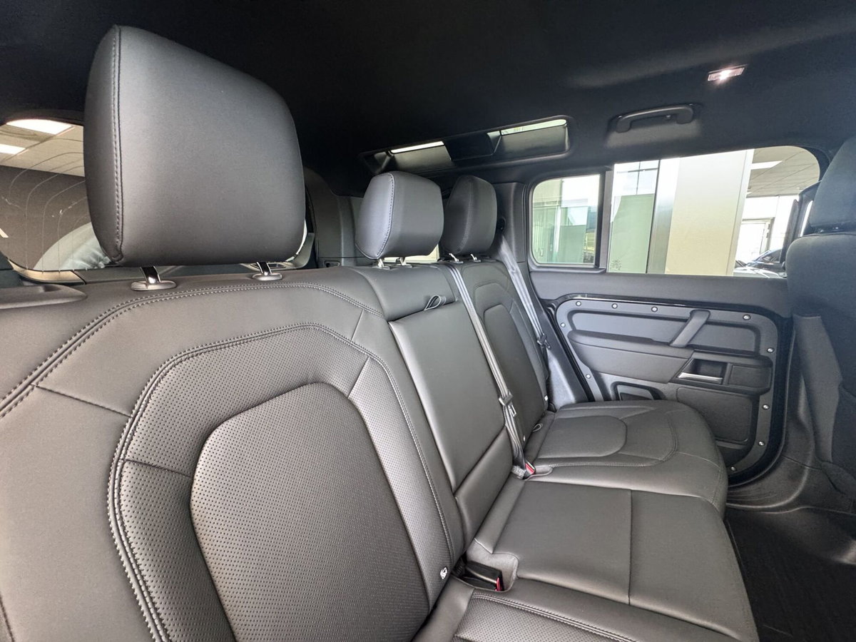 Land Rover Defender 110 3.0d mhev X-Dynamic SE awd 200cv auto 7p.ti (14)