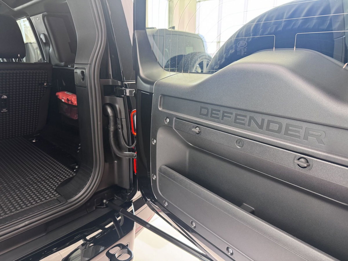Land Rover Defender 110 3.0d mhev X-Dynamic SE awd 200cv auto 7p.ti (17)