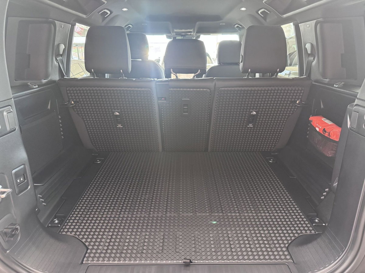 Land Rover Defender 110 3.0d mhev X-Dynamic SE awd 200cv auto 7p.ti (17)