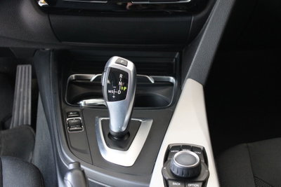 BMW Serie 3 318d Luxury (8)