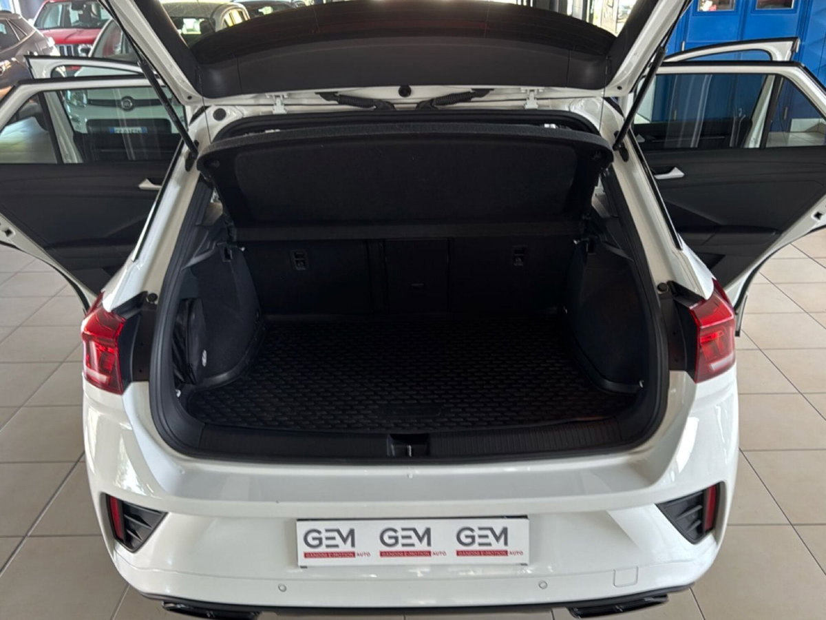 Volkswagen T-Roc 2.0 tdi R-Line 115cv (11)
