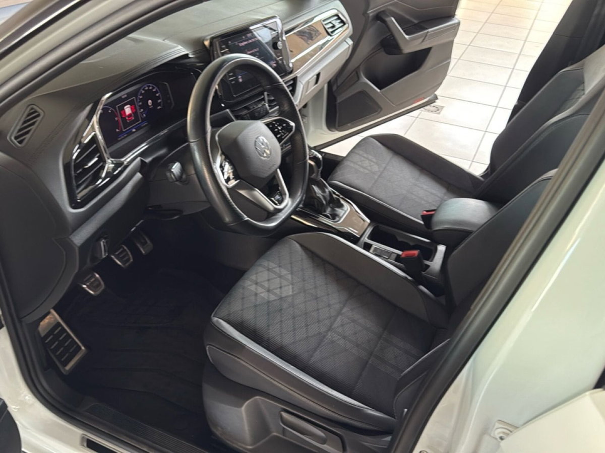 Volkswagen T-Roc 2.0 tdi R-Line 115cv (14)