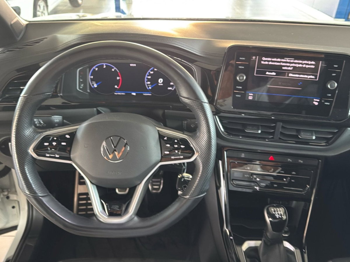 Volkswagen T-Roc 2.0 tdi R-Line 115cv (16)