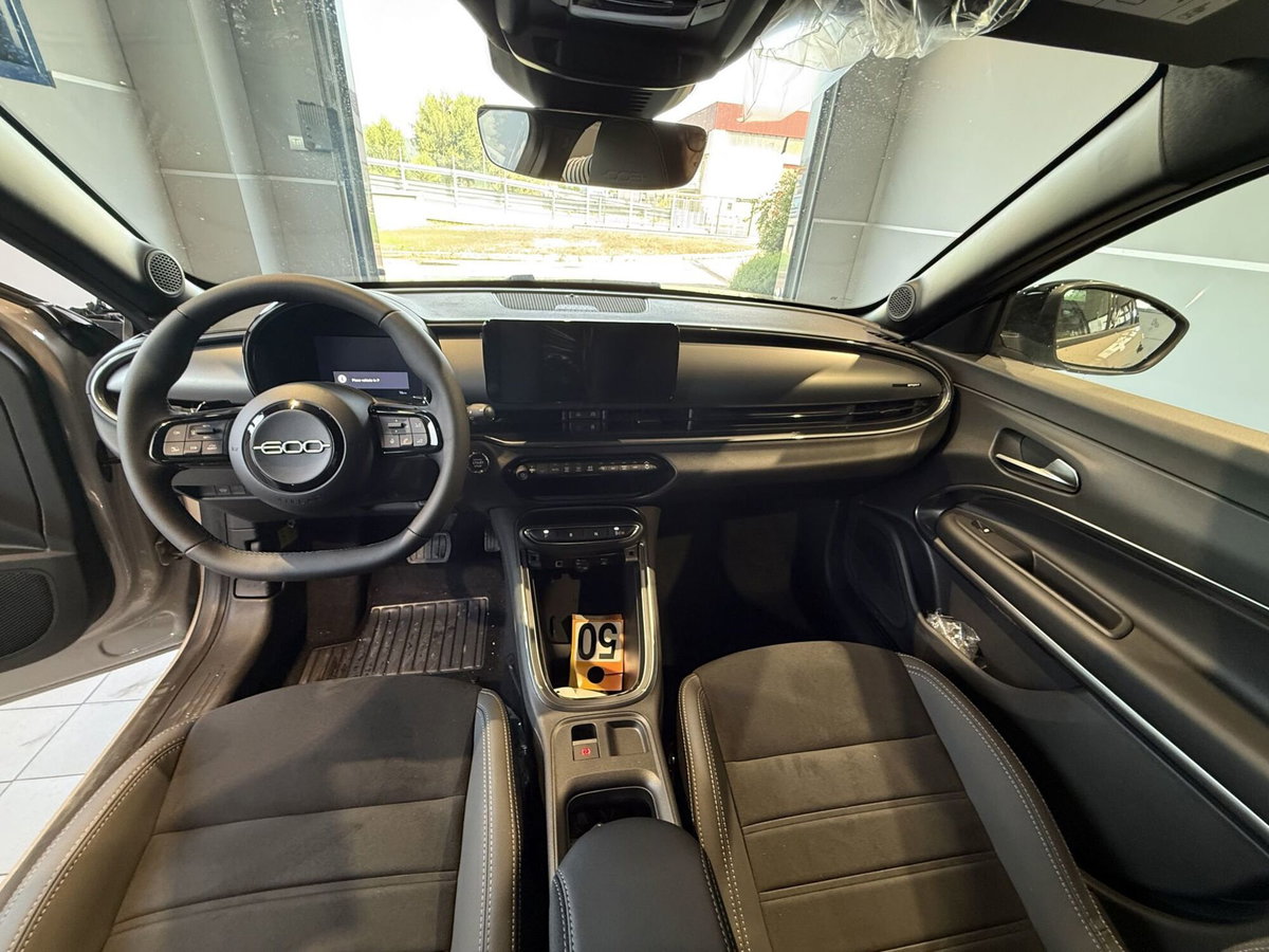 Fiat 600 1.2 hybrid Sport 110cv auto (11)