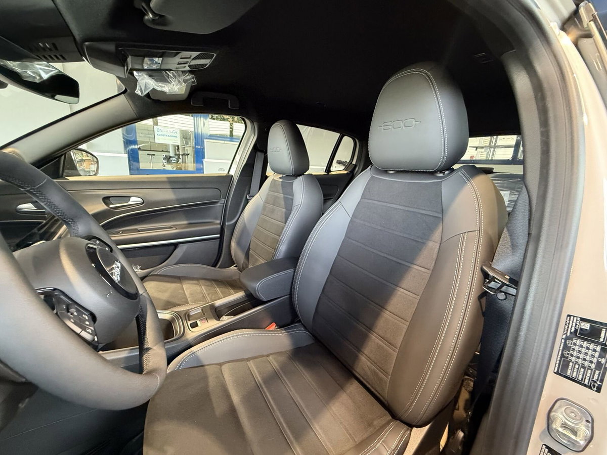 Fiat 600 1.2 hybrid Sport 110cv auto (14)