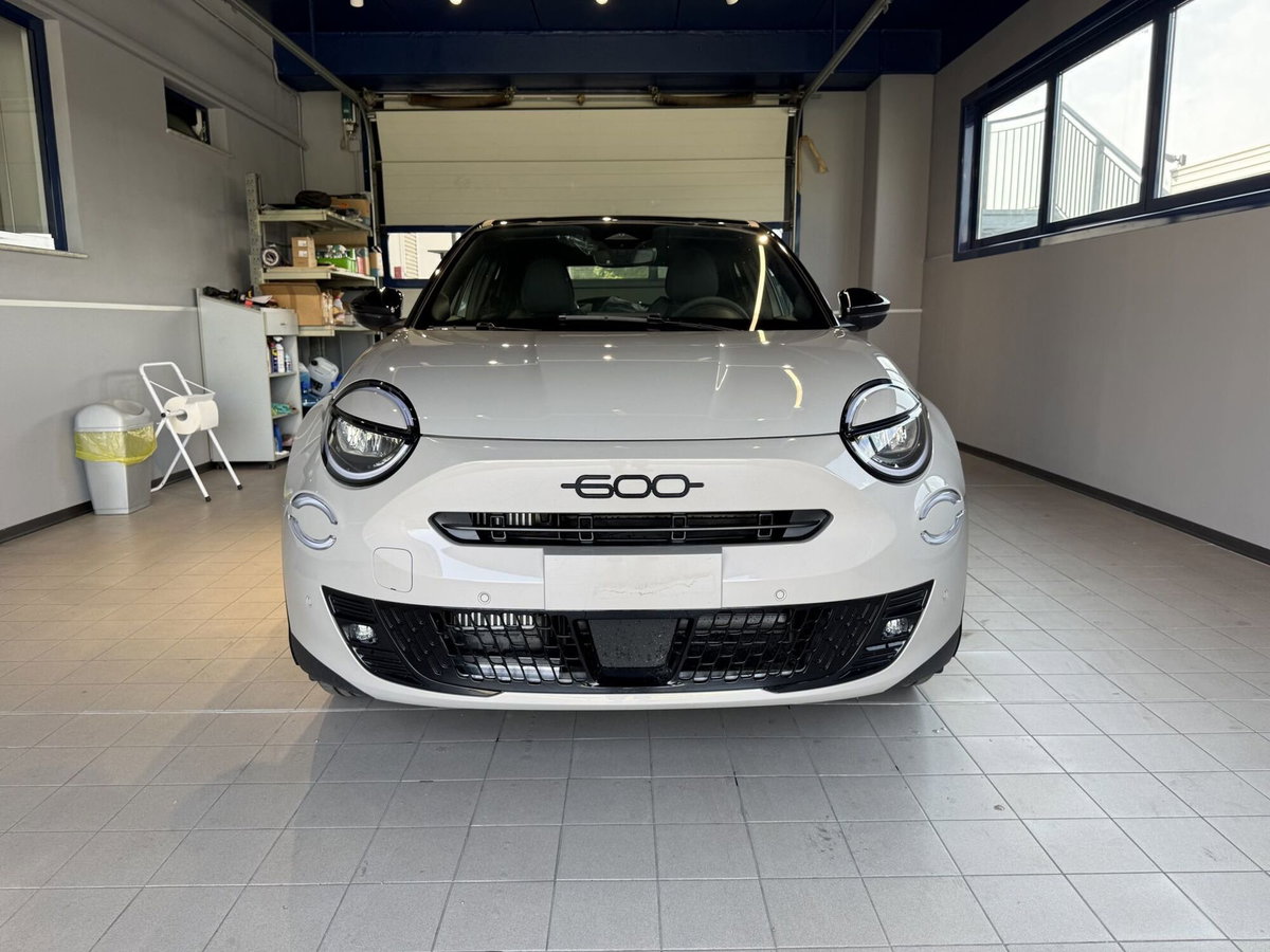 Fiat 600 1.2 hybrid Sport 110cv auto (3)