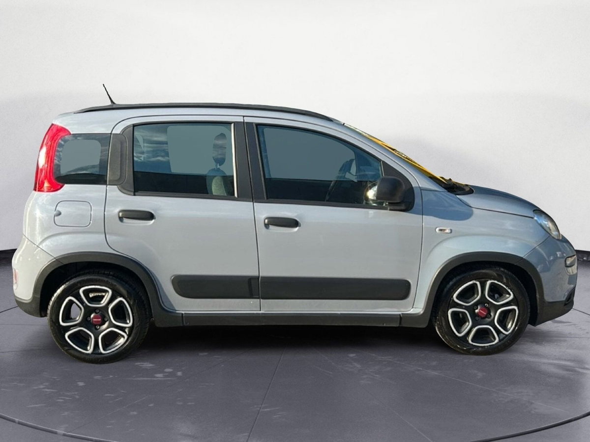 Fiat Panda 1.0 FireFly S&S Hybrid City Cross (4)