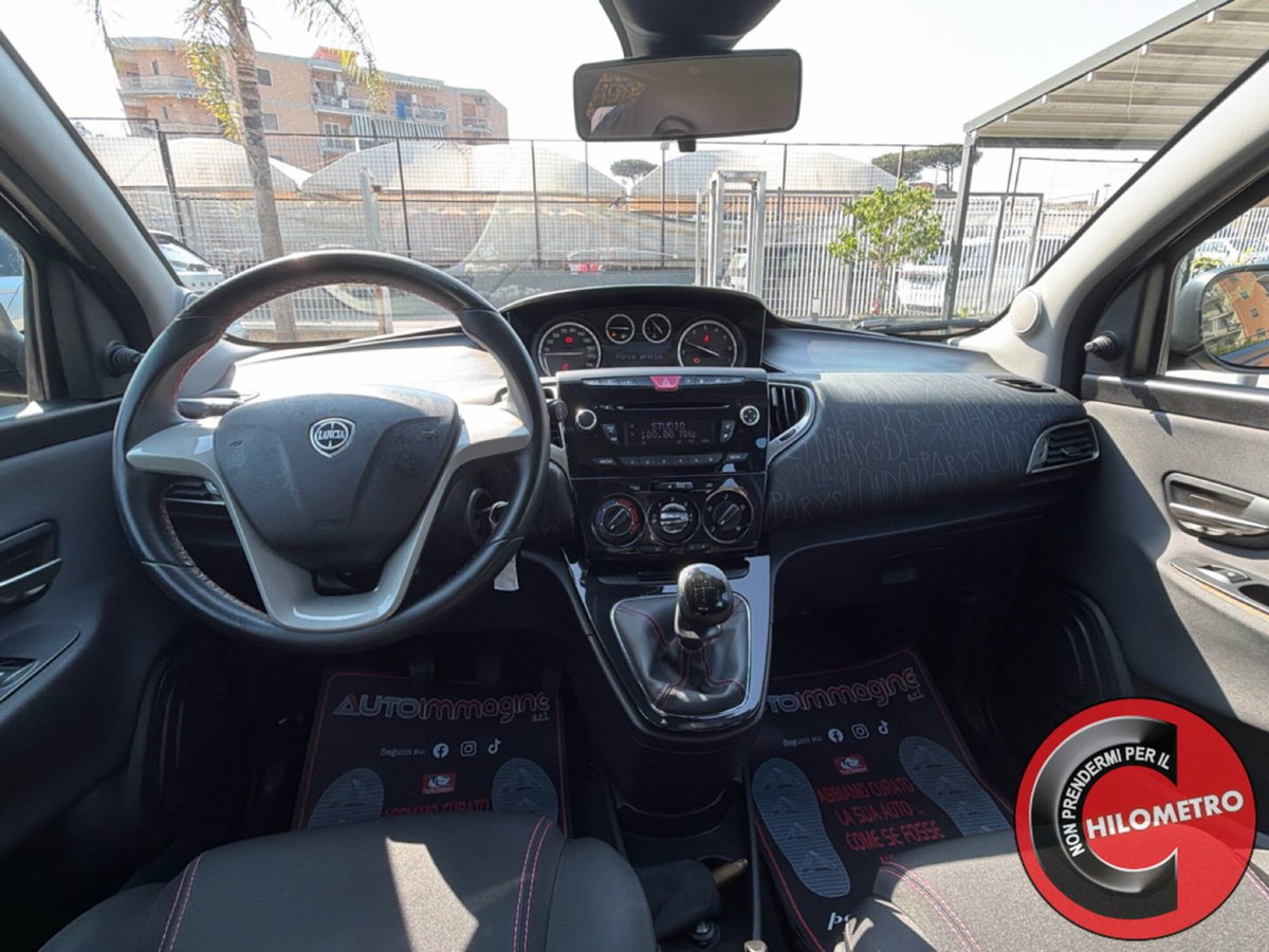 Lancia Ypsilon 1.2 69 CV 5 porte GPL Gold Plus (14)