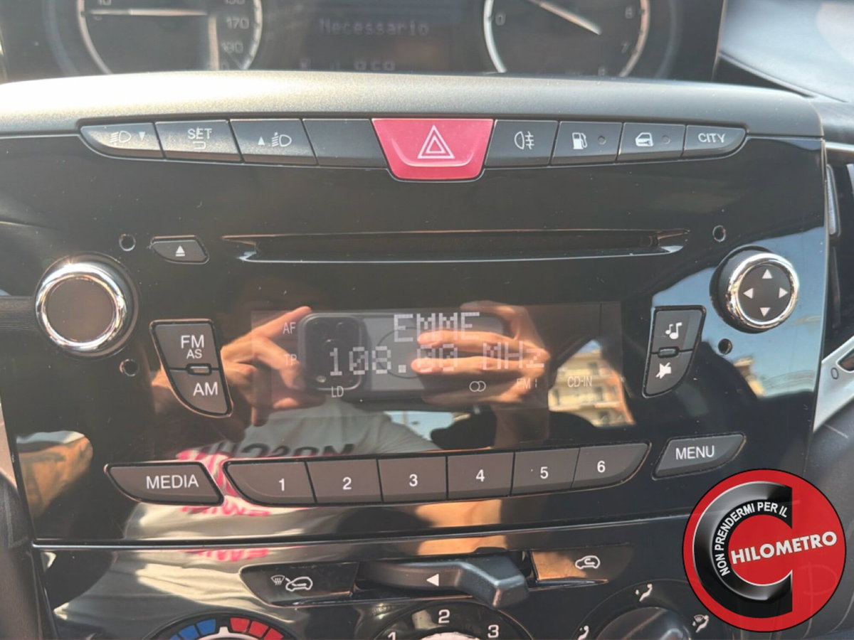 Lancia Ypsilon 1.2 69 CV 5 porte GPL Gold Plus (17)